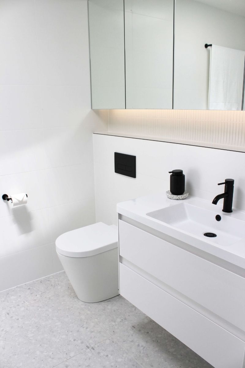 Essential Tips on How to Choose Bathroom Lighting 4